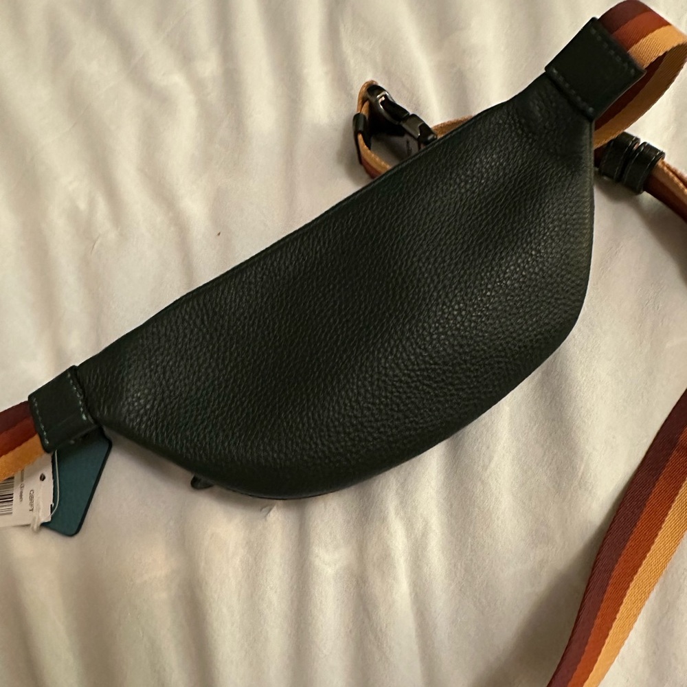 Coach Green Leather Crossbody waist  Bag new with tags - Picture 4 of 10